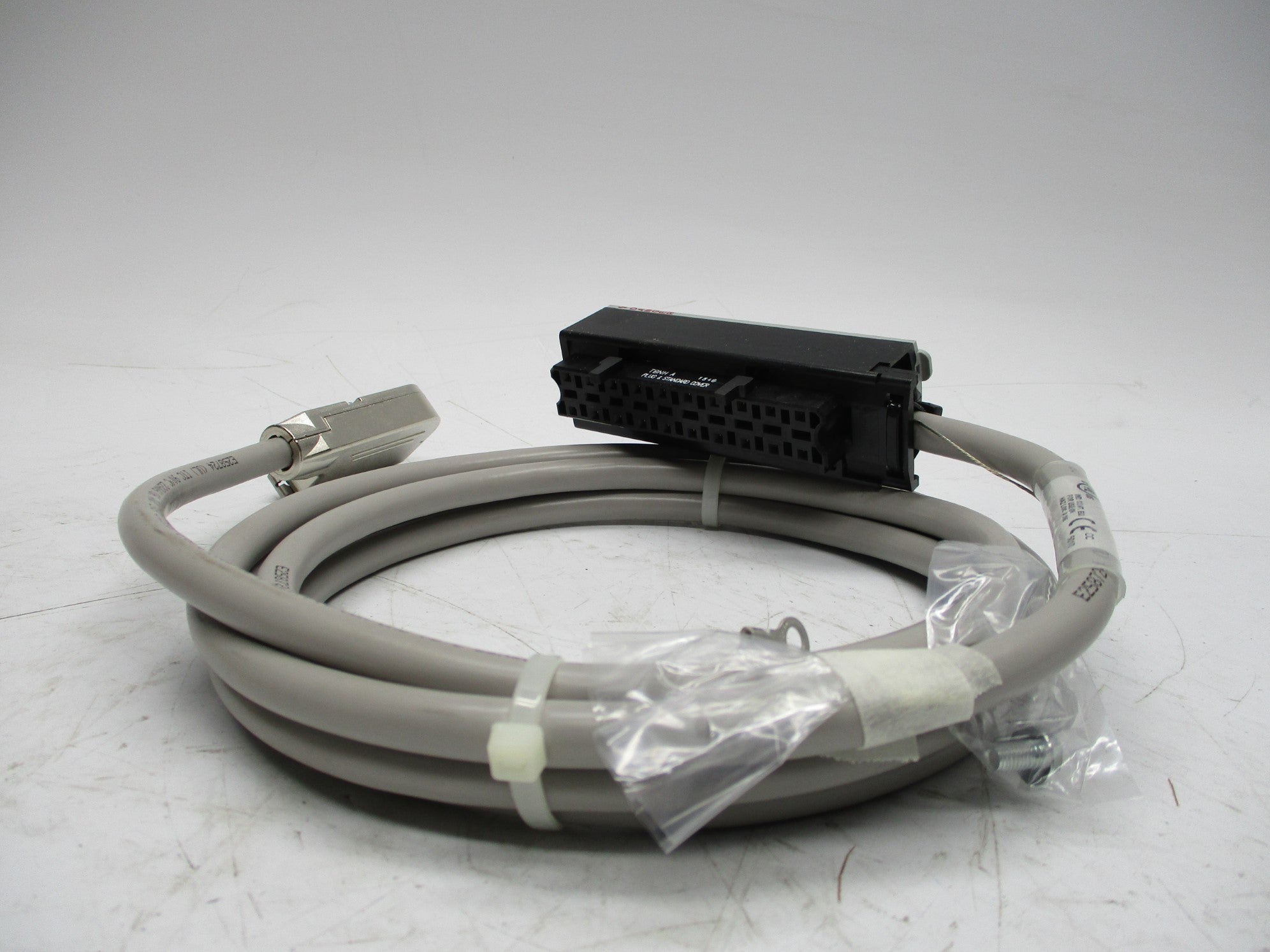 ALLEN BRADLEY 1492-ACABLE025Z SER. A (2.5M) (BR/WH) NSMP