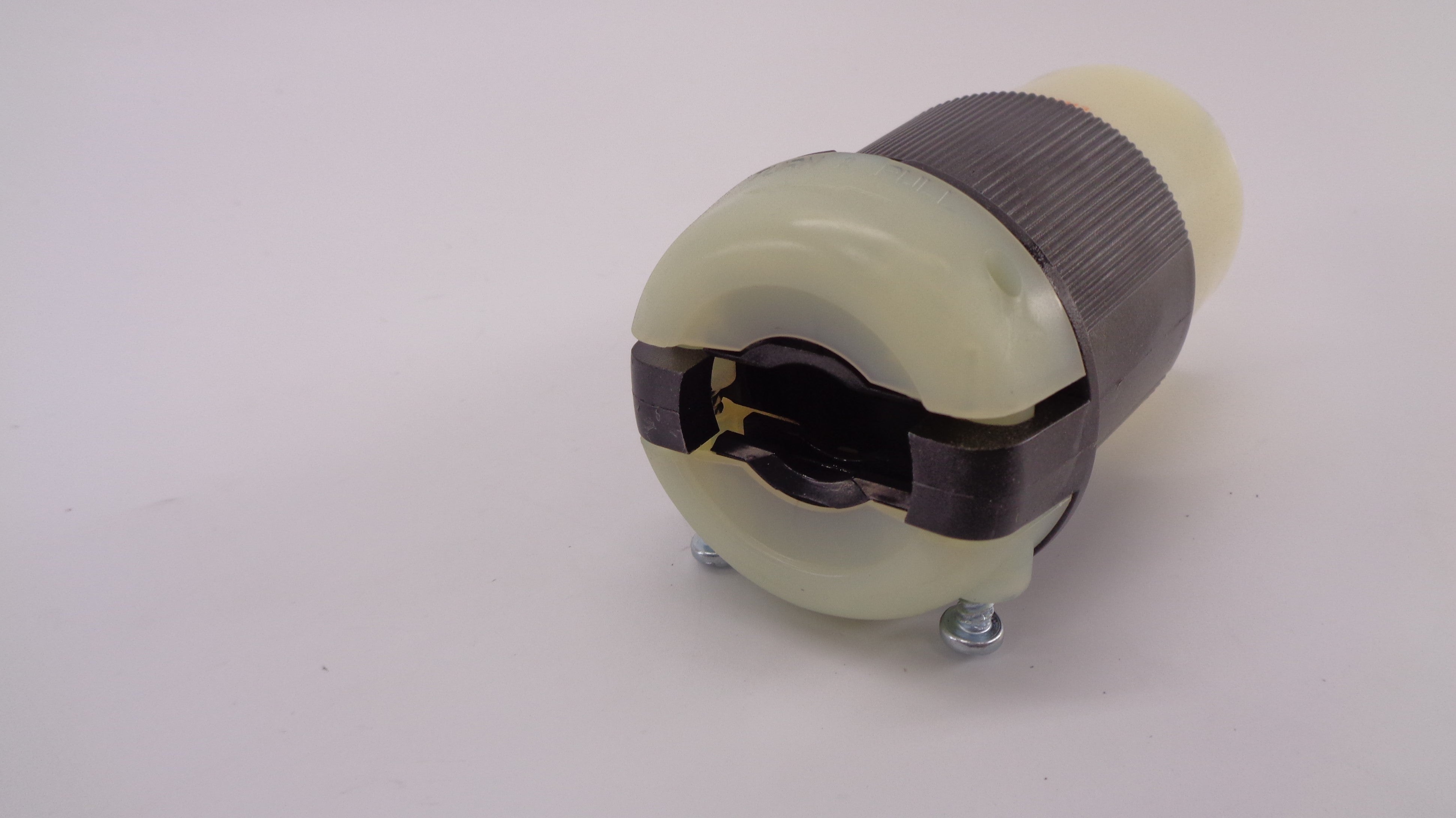 HUBBELL  HBL2413 125/250V 20A NSMP