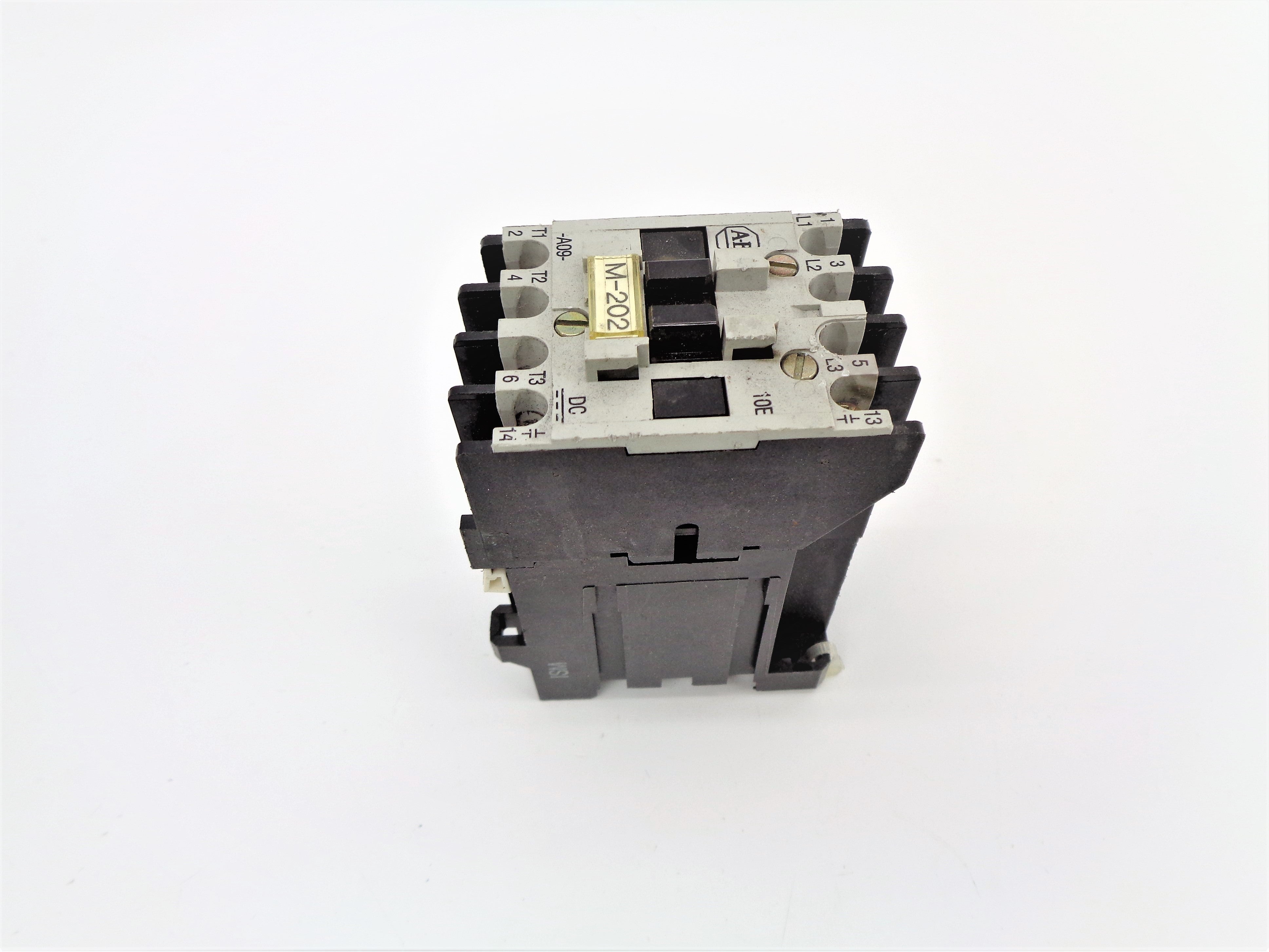 ALLEN BRADLEY 100-A09NZJ3 SER. B 24VDC NSNP