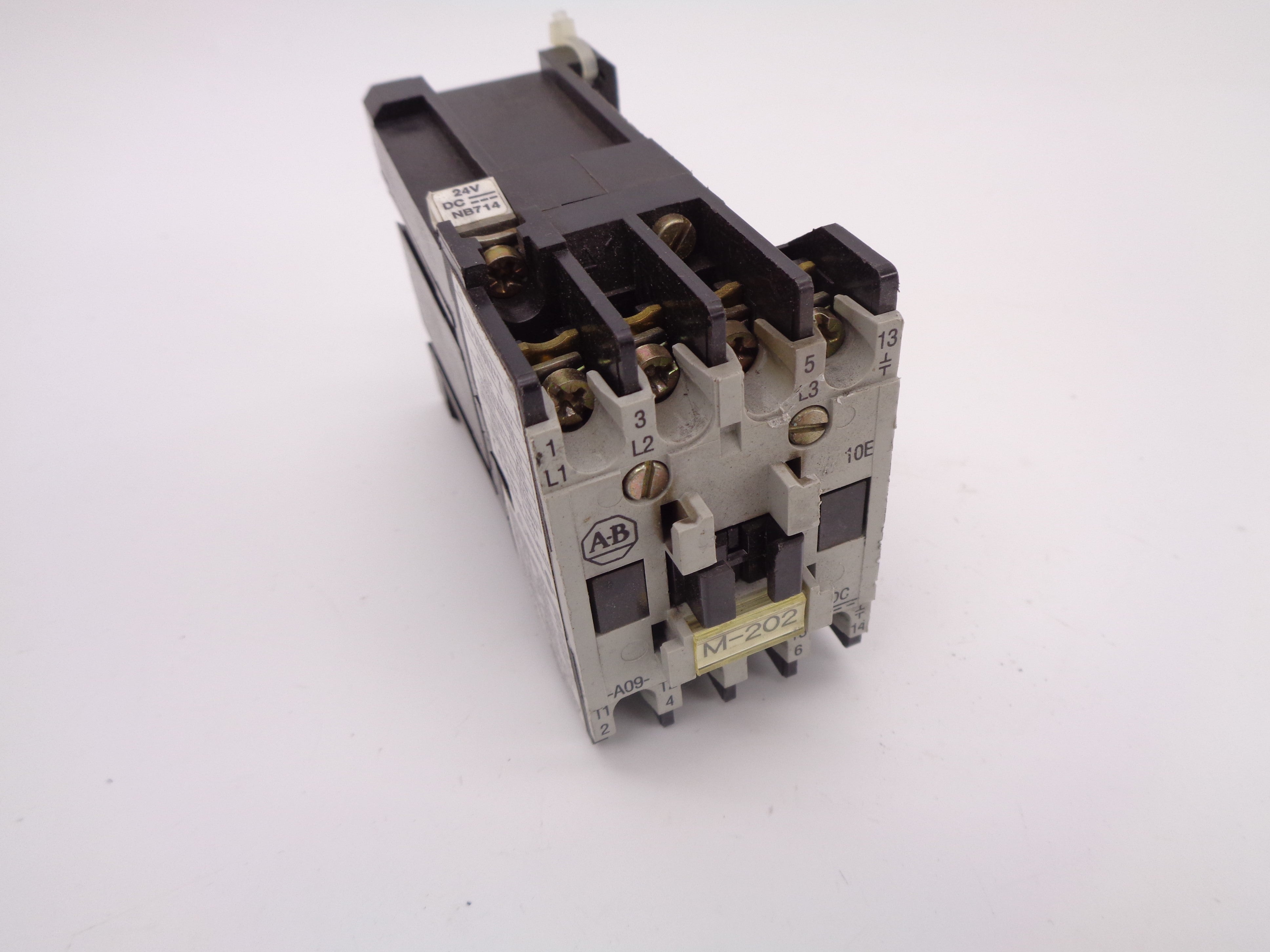 ALLEN BRADLEY 100-A09NZJ3 SER. B 24VDC NSNP
