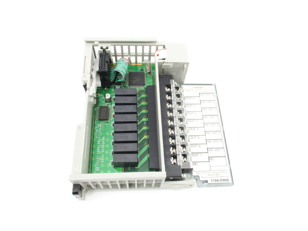 ALLEN BRADLEY 1769-OW8I SER. B F/W 3.1 24VDC NSNP