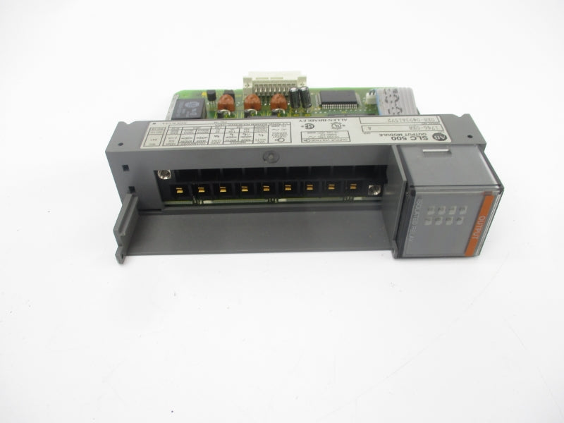ALLEN BRADLEY 1746-OX8 SER. A 10-250VAC 30A (NO DOOR/TERMINAL) NSNP