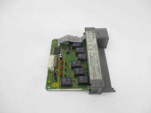 ALLEN BRADLEY 1746-OX8 SER. A 10-250VAC 30A (NO DOOR/TERMINAL) NSNP