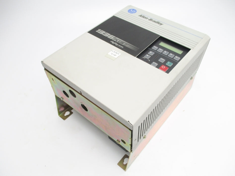 ALLEN BRADLEY 1336F-BRF100-AE-EN-HAS1-LA2-LA3-L6 SER. A UNMP