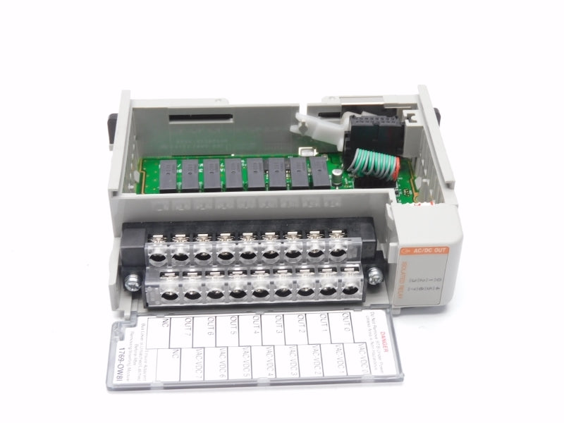ALLEN BRADLEY 1769-OW8I SER. B F/W 3.1 240VAC 2.5A NSMP