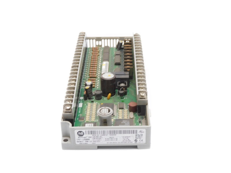 ALLEN BRADLEY 1761-L32BBB SER. E 30.0VDC 1.5A F/W 1.0 (NO COVER/DOOR) NSNP