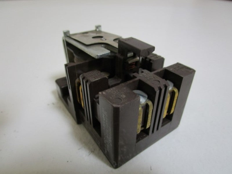 CUTLER-HAMMER RELAY 9575112632A  UNMP