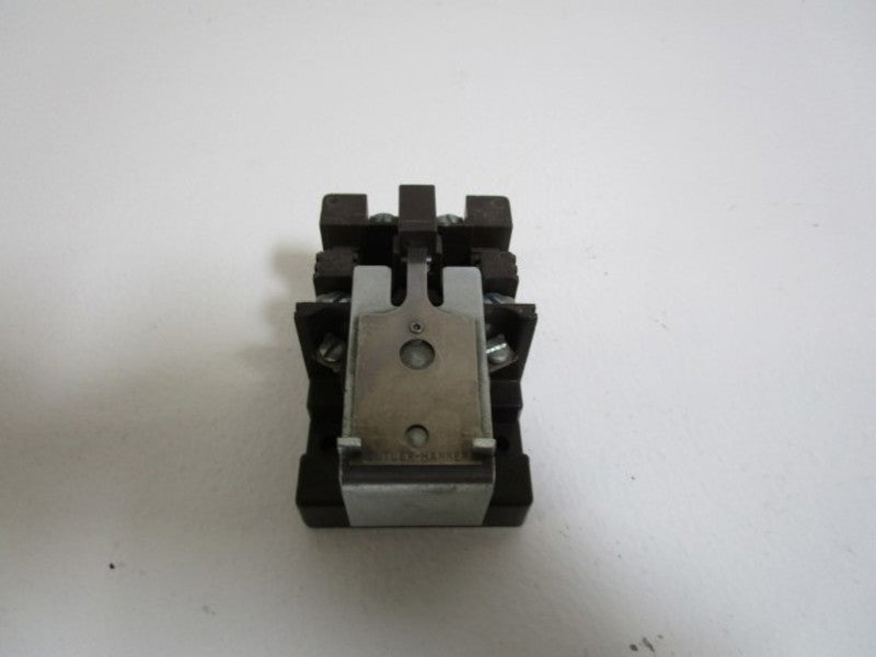 CUTLER-HAMMER RELAY 120V 9575H2632A  UNMP