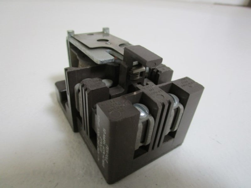 CUTLER-HAMMER RELAY 120V 9575H2632A  UNMP