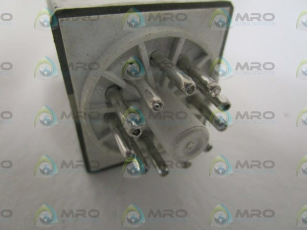 ALLEN BRADLEY 700-HA33A2-3 SER. D RELAY 240VAC  UNMP