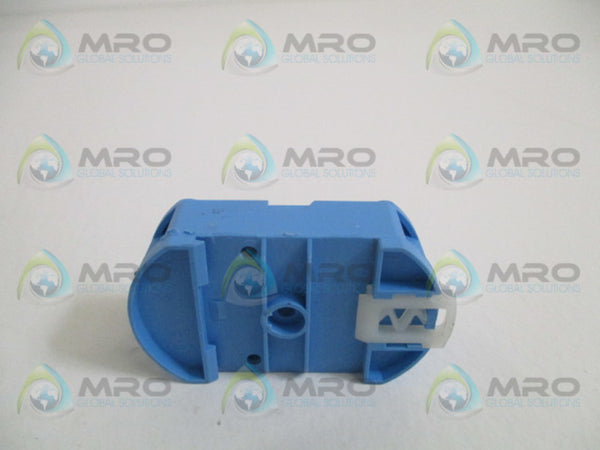 FINDER 90.20 RELAY SOCKET  NSNP
