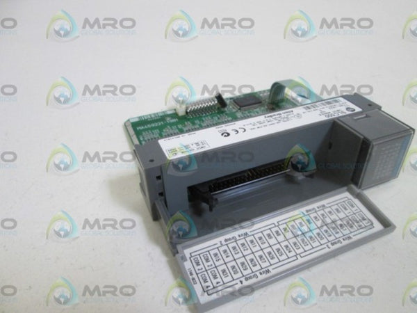 ALLEN BRADLEY 1746-IB32 SER. D (MISSING TERMINAL)  UNMP