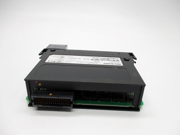 ALLEN BRADLEY 1756-OB32 SER. A 24VDC F/W 3.2 NSNP