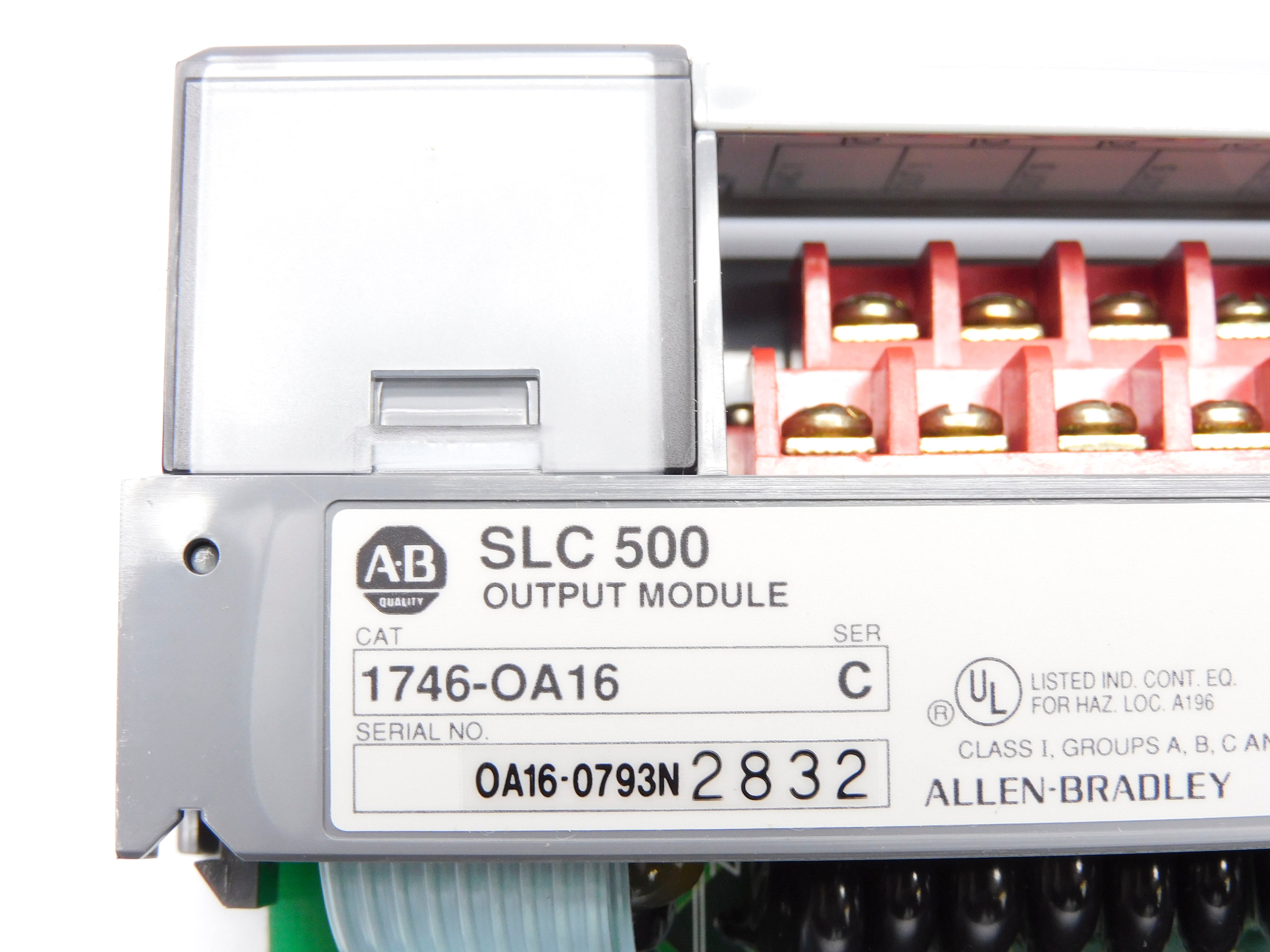 ALLEN BRADLEY 1746-OA16 SER. C 85-265VAC NSMP