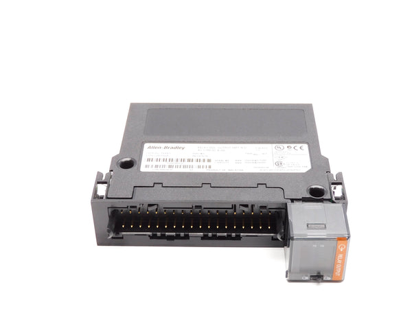 ALLEN BRADLEY 1756-OW16I SER. A F/W 3.2 24VDC (NO DOOR) NSNP