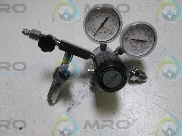 AIR PRODUCTS E12-B-A144D REGULATOR (AS PICTURED)  UNMP