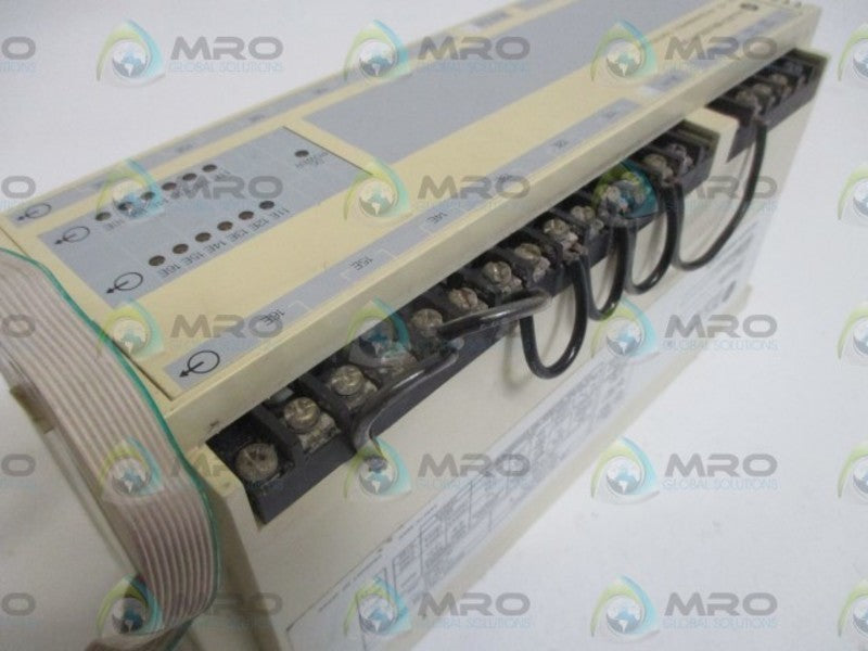 ALLEN BRADLEY 1745-E105 SER.A RELAY OUTPUT EXPANSION UNIT(AS PICTURED)  UNMP