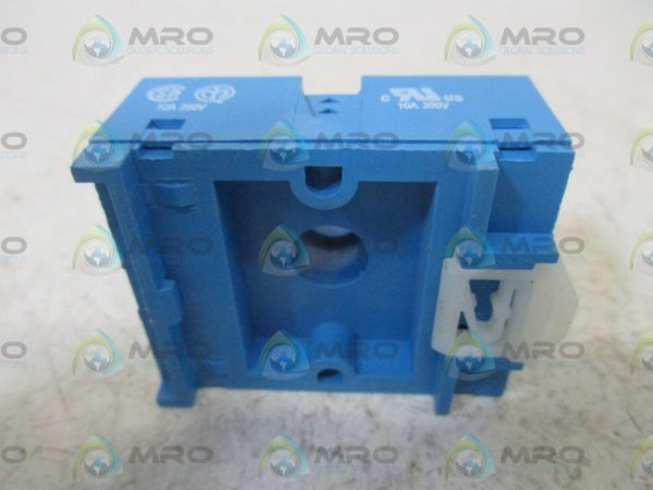 FINDER 90.26 RELAY SOCKET  NSNP