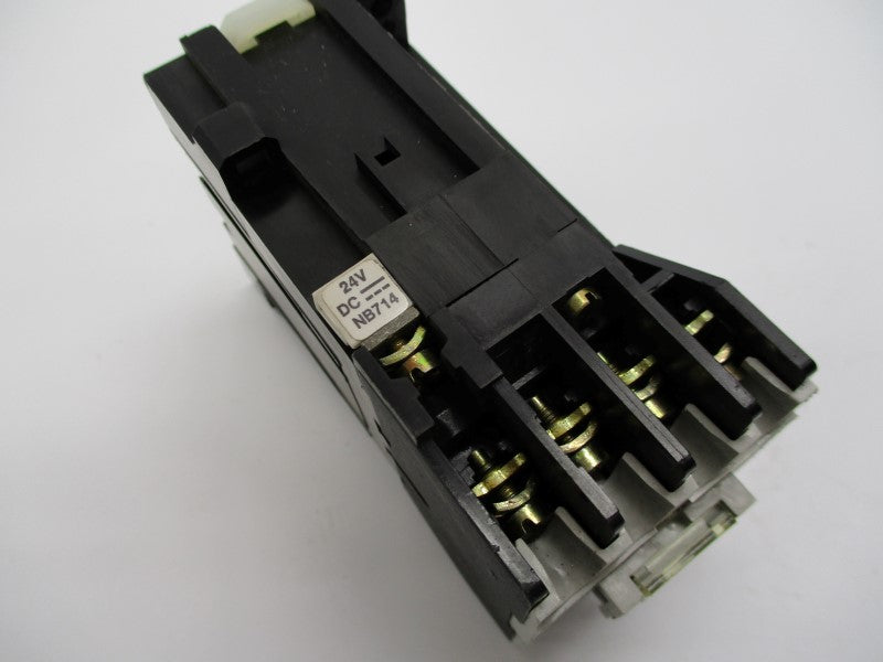 ALLEN BRADLEY 100-A09NZ3 SER. B 24VDC UNMP